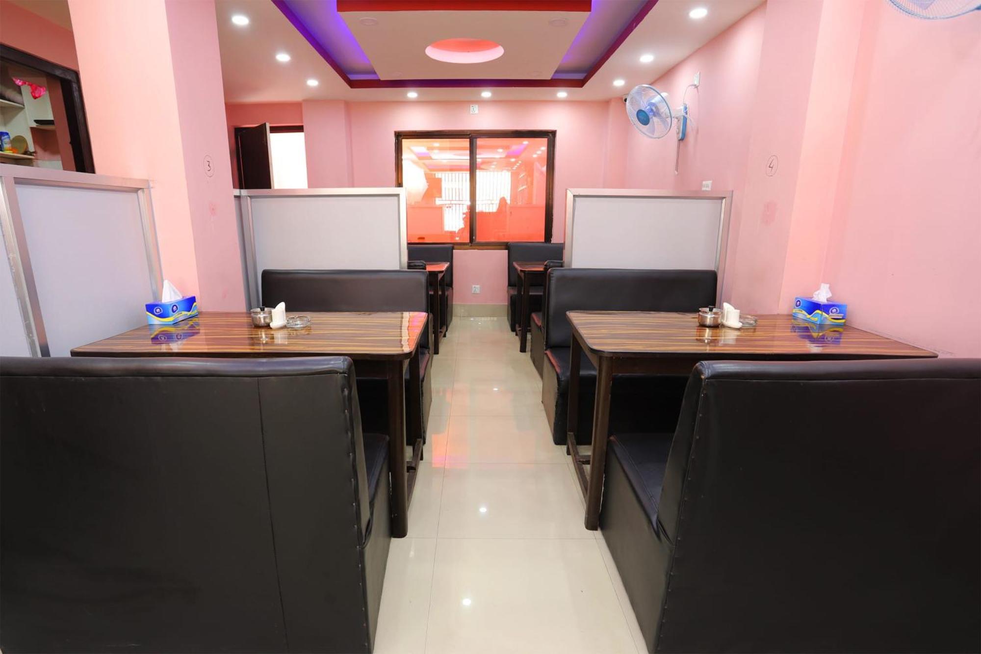 Oyo 137 Hotel Pranisha Inn Pashupatinath ภายนอก รูปภาพ